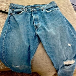 Distressed 501 Levi’s